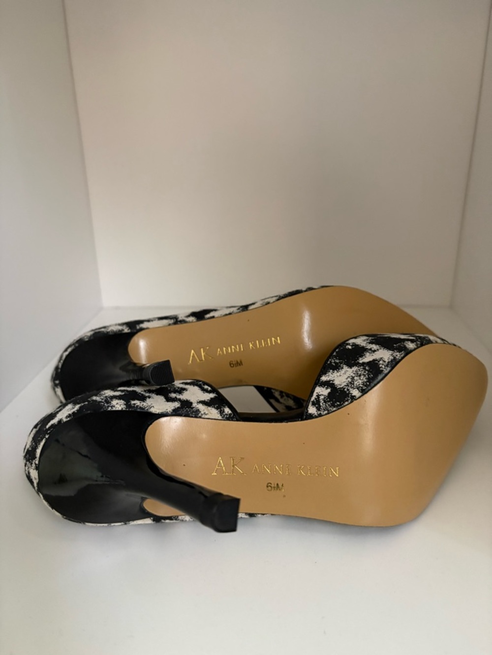 Anne Klein Black and White Houndstooth Pumps Heels Size 6.5 - Picture 6 of 6